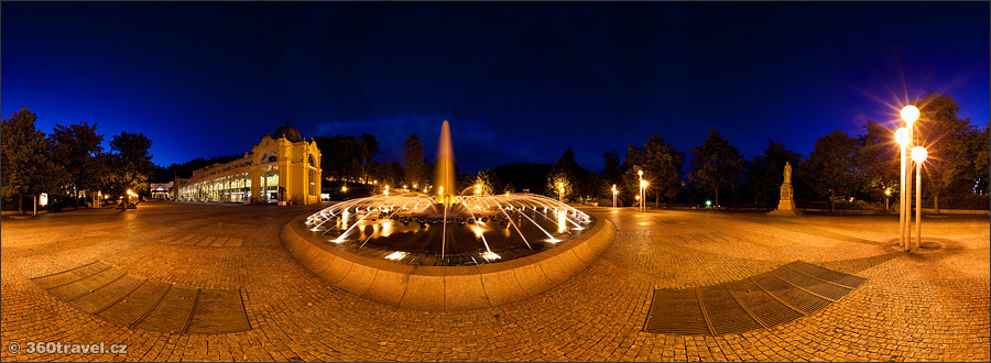 Spustit virtuální prohlídku - Zpívající fontána v noci